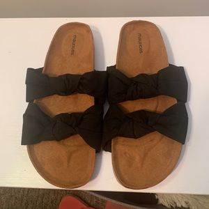 Pearl Double Knot Sandal (Size 9)